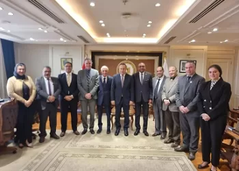 وزير التعليم العالي يبحث مع «اللجنة المؤقتة» آليات تأسيس نقابة التكنولوجيين