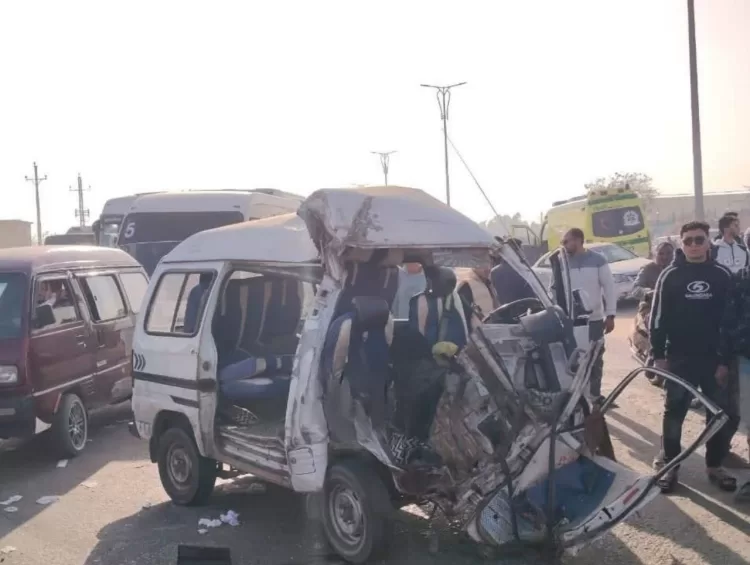 مصرع تلميذ وإصابة 11 آخرين في حادث تصادم مروع بطريق «بلبيس – العاشر» بالشرقية