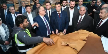 وزير الصناعة يتفقد مدينة الجلود بالروبيكي لمتابعة سير العمل بمصانع المنتجات الجلدية والمركز التكنولوجي