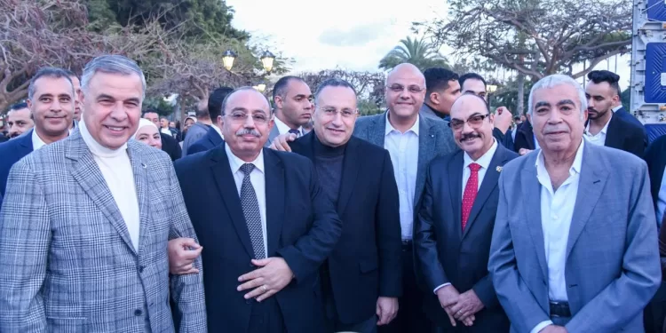 محافظ الإسكندرية يشارك 7 آلاف مواطن إفطار «أنطونيادس» بحضور وزراء ومحافظين
