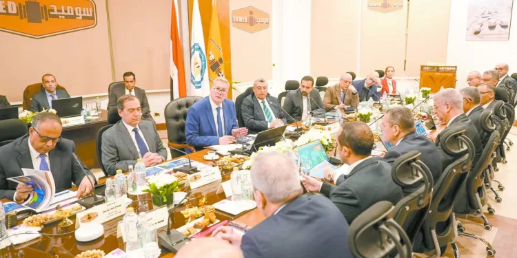 محور رئيسى لنقل البترول «عالمياً».. بديلاً لمضيق هرمز 1 - جريدة الجمهورية رغم غضب الجماهير.. المحلة متمسك بـ«عبد العال»