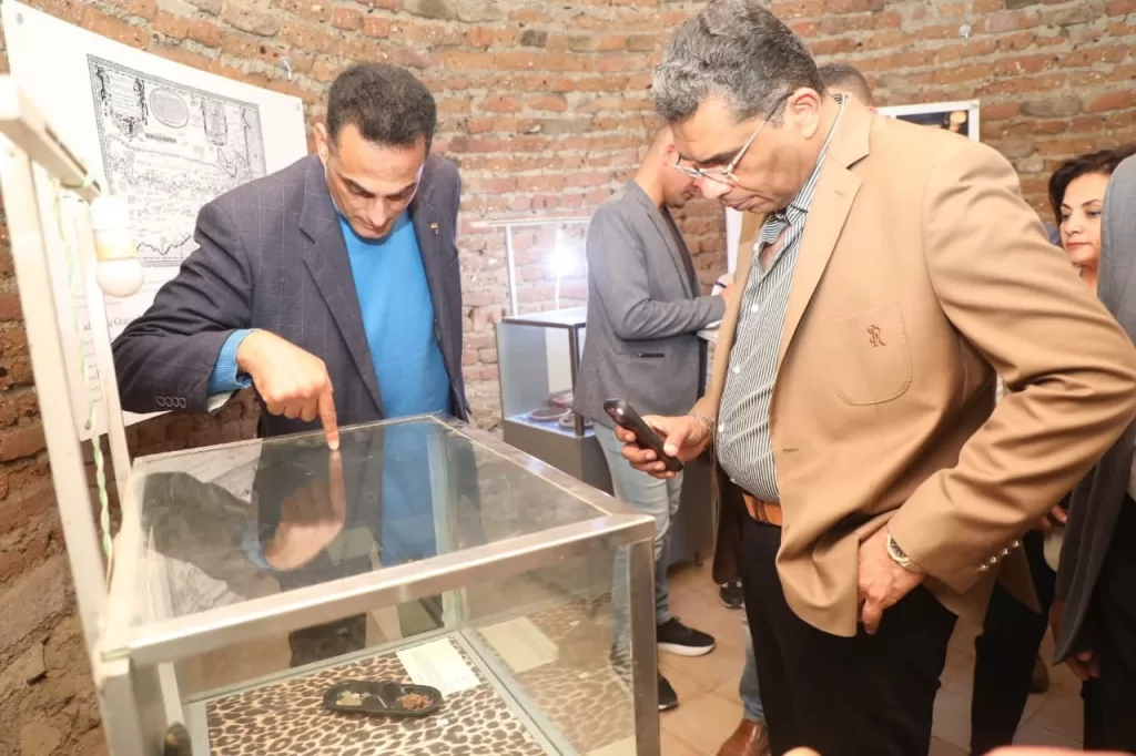 محافظ البحر الأحمر يُكرم حفظة القرآن الكريم بمسجد «التقوى».. ويتفقد مشروعات مياه الشرب 7 - جريدة الجمهورية WhatsApp Image 2026 03 08 at 10.18.37 PM - جريدة الجمهورية