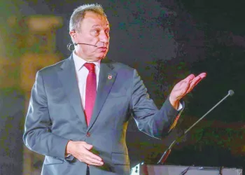 «صلاح» يواصل العطاء بعد هز شباك «الذئاب»