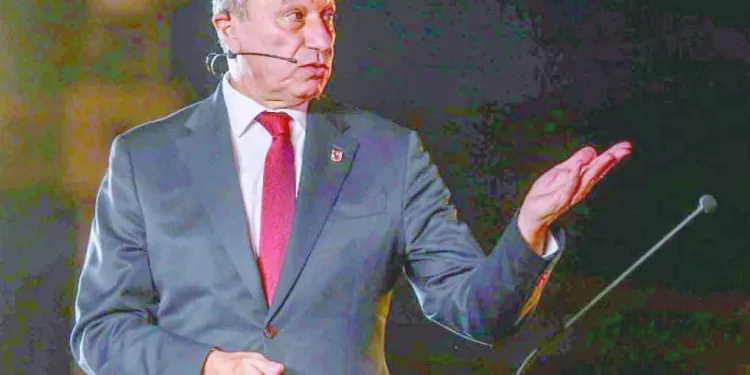 الأهلى يكتفى بعرضه السابق لـ «ديانج» ويرفض التفاوض مجددًا 1 - جريدة الجمهورية «صلاح» يواصل العطاء بعد هز شباك «الذئاب»