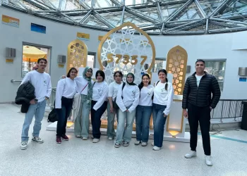 للتوعية بأهمية تقليل هدر الطعام.. طلاب «إعلام القاهرة» يُطلقون حملة «بِمِقدار»