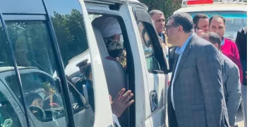 محافظ قنا يتفقد مجمع المواقف لمتابعة التزام السائقين بالتعريفة الجديدة للركوب