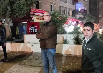 محافظ الجيزة يواصل جولاته المفاجئة بالوراق والعجوزة.. ويقود حملة مكبرة لرفع تراكمات المخلفات