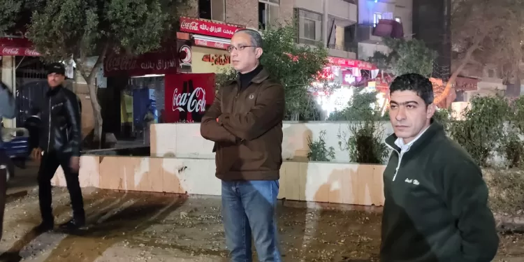 محافظ الجيزة يواصل جولاته المفاجئة بالوراق والعجوزة.. ويقود حملة مكبرة لرفع تراكمات المخلفات