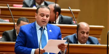 طلاب التربية العسكرية بجامعة كفر الشيخ يشاركون في حملة للتبرع بالدم دعماً للمستشفى الجامعي