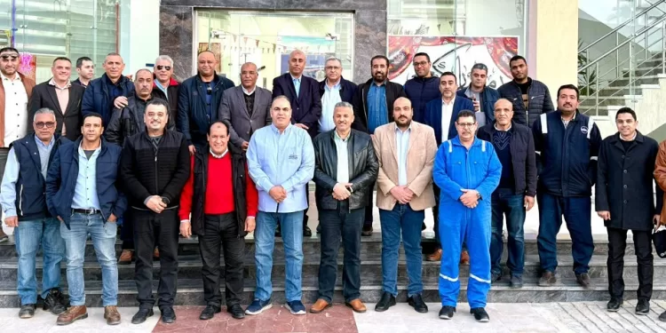 رئيس «نقابة البترول» يشارك «حماة الإنتاج» بميناء الحمراء مائدة الإفطار الرمضاني بالعلمين