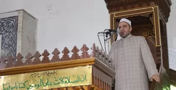 محافظ السويس يتبادل التهاني مع المواطنين بمسجد الغريب في الجمعة الأخيرة من رمضان 1 - جريدة الجمهورية محافظ السويس يتبادل التهاني مع المواطنين بمسجد الغريب في الجمعة الأخيرة من رمضان