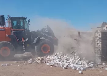 إزالة تعديات على مساحة 300 متر بالرقعة الزراعية في السويس