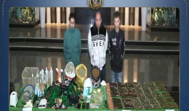 مصرع ثلاثة عناصر إجرامية في مداهمات أمنية بقنا والغربية واستشهاد شرطي.. سقطوا بنصف طن من السموم المخدرة و113 بندقية 1 - جريدة الجمهورية مصرع ثلاثة عناصر إجرامية في مداهمات أمنية بقنا والغربية واستشهاد شرطي.. سقطوا بنصف طن من السموم المخدرة و113 بندقية