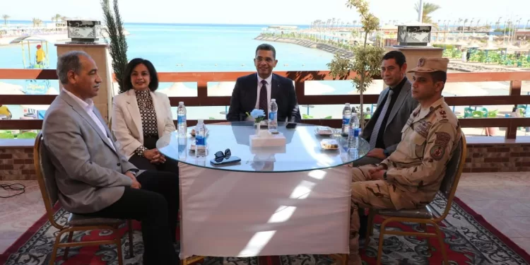 آلاف المواطنين يؤدون صلاة العيد في 224 ساحة ومسجدًا بالبحر الأحمر