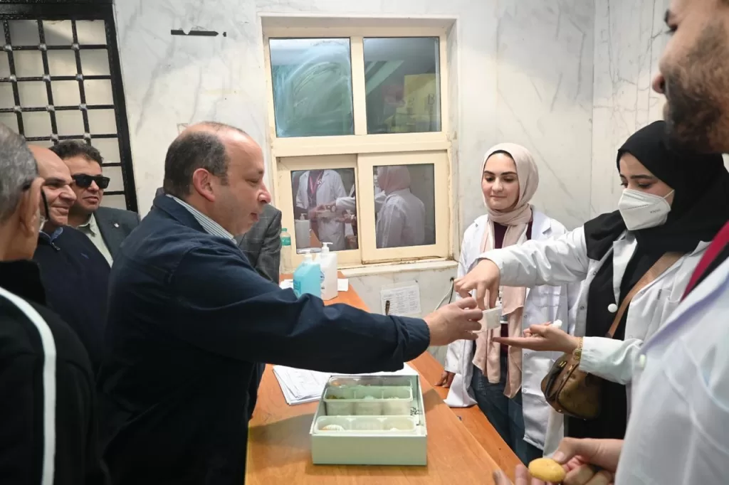 عميد طب قصر العيني يتفقد مستشفى الطوارئ خلال أيام عيد الفطر ويؤكد الجاهزية الكاملة وسرعة الاستجابة 5 - جريدة الجمهورية WhatsApp Image 2026 03 21 at 11.17.06 AM - جريدة الجمهورية