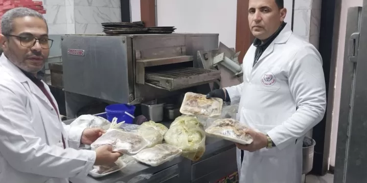 ضربة لمافيا السلع بالشرقية.. ضبط أطنان من البُن والأسماك الفاسدة قبل طرحها بالأسواق 1 - جريدة الجمهورية ضربة لمافيا السلع بالشرقية.. ضبط أطنان من البُن والأسماك الفاسدة قبل طرحها بالأسواق