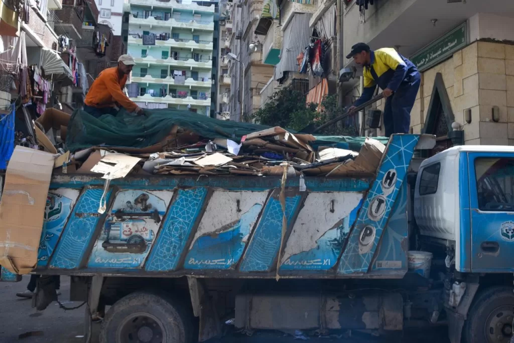 في ثالث أيام العيد.. محافظ الإسكندرية يقود حملة لمداهمة أوكار «فرازي القمامة» بالمنتزه 2 - جريدة الجمهورية WhatsApp Image 2026 03 22 at 6.13.18 PM 2 - جريدة الجمهورية