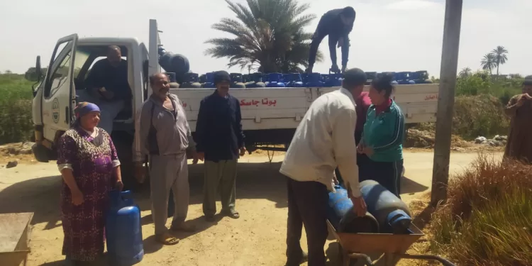 تخفيضات السلع ورقابة الأوزان.. جولة مكبرة لمديرية تموين السويس لضبط الأسواق