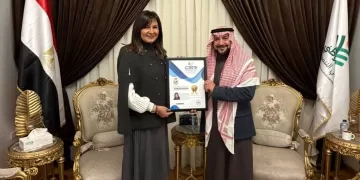 السفيرة نبيلة مكرم «سفيرًا دوليًا للمسؤولية المجتمعية».. والتحالف الوطني يستقبل وفد «الشبكة الإقليمية»