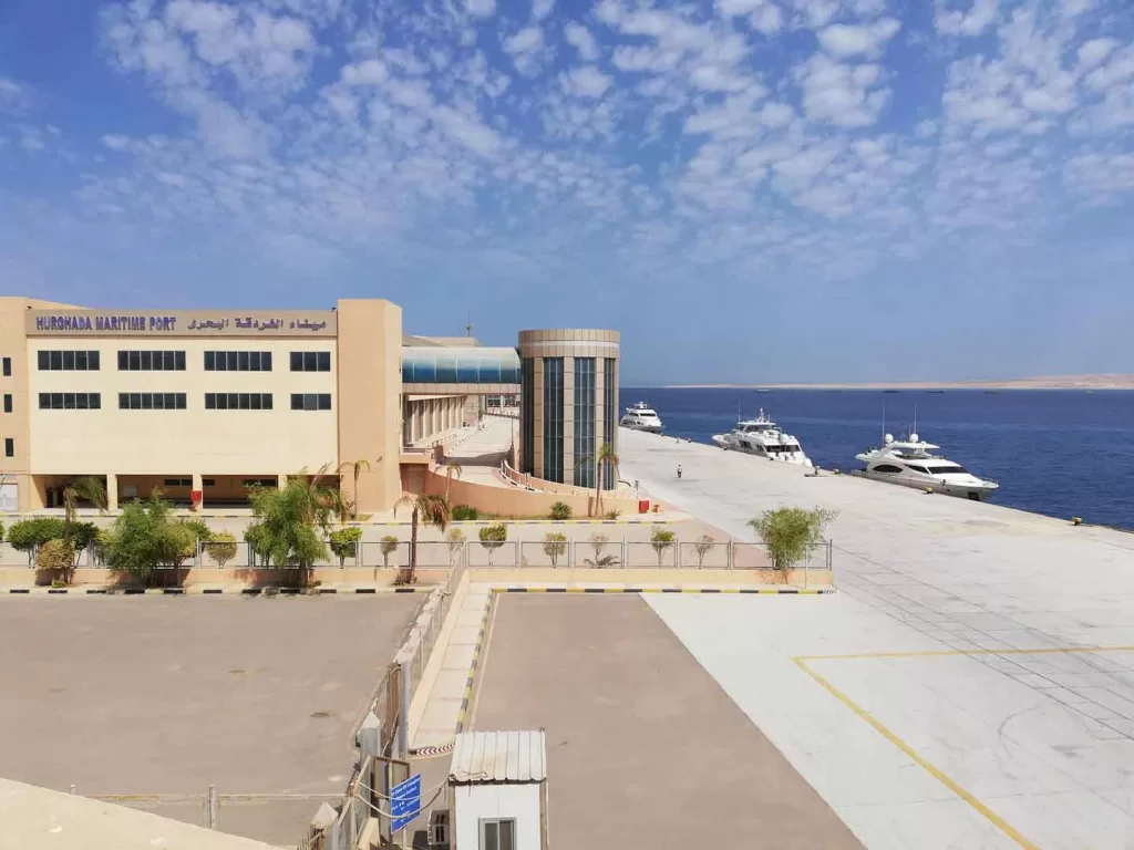 استقرار نسبي في طقس البحر الأحمر.. وإعادة فتح ميناء الغردقة وطريق الزعفرانة أمام الحركة المرورية 2 - جريدة الجمهورية WhatsApp Image 2026 03 26 at 3.18.17 PM - جريدة الجمهورية