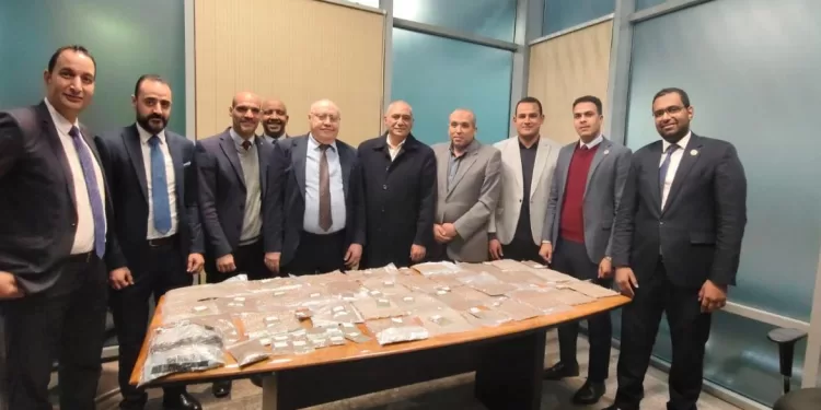 في ضربة استباقية.. جمارك الركاب بمطار القاهرة تضبط 400 ألف بذرة الماريجوانا المخدر قادمة من بروكسل 1 - جريدة الجمهورية في ضربة استباقية.. جمارك الركاب بمطار القاهرة تضبط 400 ألف بذرة الماريجوانا المخدر قادمة من بروكسل