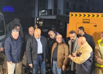 نائب وزيرة الإسكان يتفقد أعمال ربط خط مياه «1400 مم» بزهراء المعادي لرفع كفاءة الشبكات