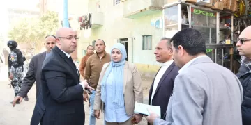 محافظ الفيوم يعاقب مسؤولًا محليًا لتراجع مستوى الخدمات