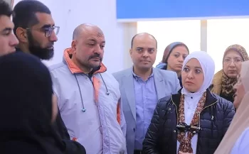 نائب محافظ الاسكندرية تزور المصابة بانهيار عقار القبارى وتقدم العزاء فى وفاة الطفل المتوفى 4 - جريدة الجمهورية نائب محافظ الاسكندرية تزور المصابة بانهيار عقار القبارى وتقدم العزاء فى وفاة الطفل المتوفى