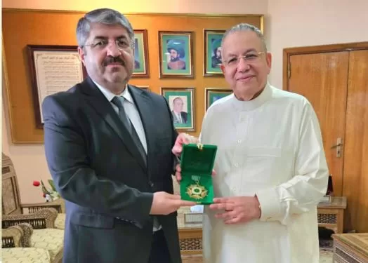 د. سيمور نصيروف يحصل على وسام «الختم النبوي» تقديرًا لجهوده العلمية ونشر قيم التسامح