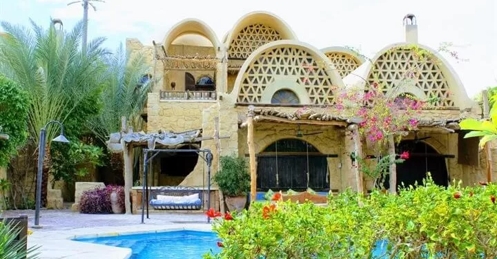 لجنة تفتيشية لمراجعة الاشتراطات الصحية والبيئية ومعايير السلامة بالمنشآت السياحية والفندقية بالفيوم