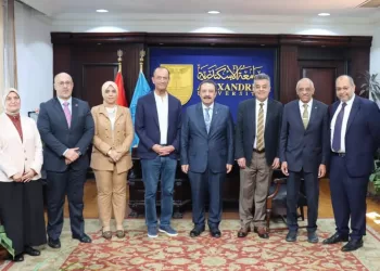 6 عمليات «قلب مفتوح» للأطفال أجراها خبير أمريكي في مستشفيات جامعة الإسكندرية