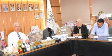 وحدة المشروعات الابتكارية بجامعة أسيوط تناقش تعزيز الابتكار ودعم مشروعات الطلاب