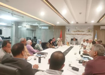 السكرتير العام بأسيوط يشارك في اجتماع متابعة مبادرة «100 مليون شجرة» بالتنمية المحلية