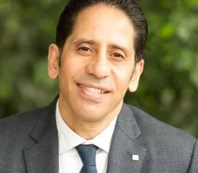 مجلة القلب الأوروبية تحتفي بالدكتور مجدي عبد الحميد وتبرز ريادة «طب قصر العيني» عالمياً