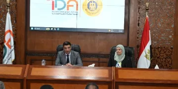 خالد هاشم لقيادات وموظفي هيئة التنمية الصناعية: تحسين بيئة الاستثمار ومواكبة المتغيرات الاقتصادية