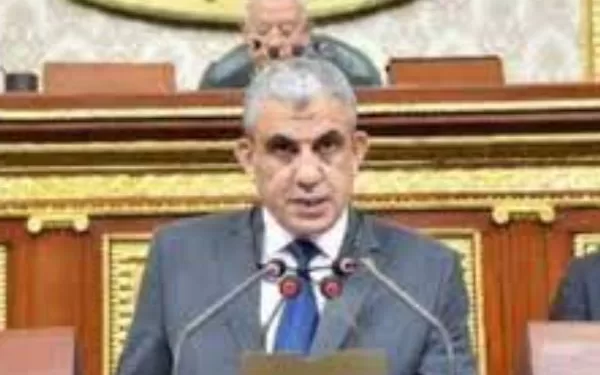 رئيس نقابة العاملين بالمالية يهنئ البابا تواضروس الثاني بعيد القيامة المجيد