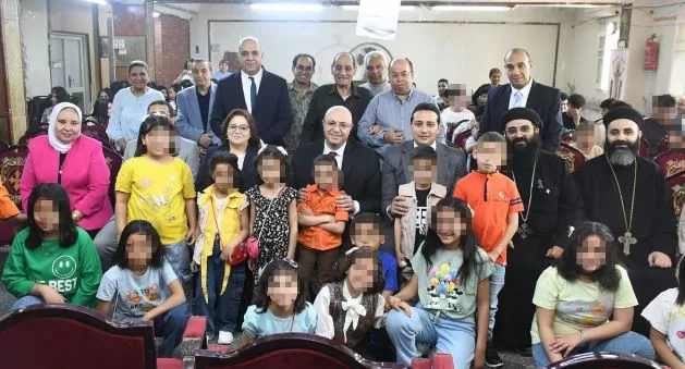 محافظ الفيوم يشارك أيتام وكبار سن جمعية «شفيع الفيوم» الاحتفال بعيد القيامة المجيد 1 - جريدة الجمهورية محافظ الفيوم يشارك أيتام وكبار سن جمعية «شفيع الفيوم» الاحتفال بعيد القيامة المجيد