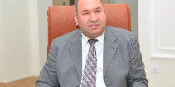 رئيس جامعة أسيوط الأهلية يناقش استعدادات تخرج الدفعة الأولى من طلاب كليات الحاسبات والإدارة والألسن