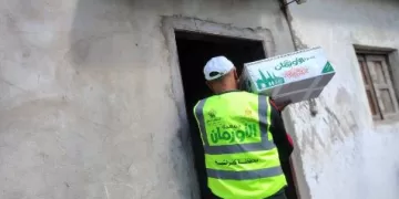توزيع «700» كرتونة مواد غذائية على الأسر الأولى بالرعاية بمركزي الرياض والحامول