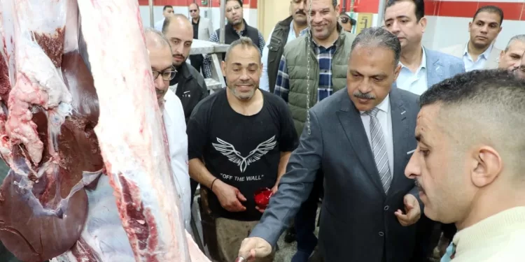 محافظ الشرقية يشاهد تجربة حية لمنظومة الذبح في التشغيل التجريبي لمجزر الزقازيق العام 1 - جريدة الجمهورية محافظ الشرقية يشاهد تجربة حية لمنظومة الذبح في التشغيل التجريبي لمجزر الزقازيق العام
