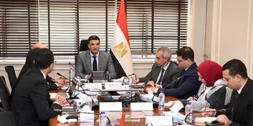 وزير الصناعة يبحث مع شركة لوريال مصر تعزيز استثماراتها في صناعة مستحضرات التجميل