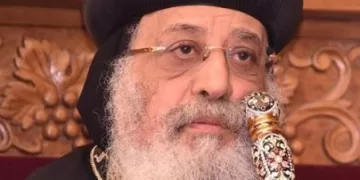 البابا تواضروس الثاني يعزي رئيس الوزراء في وفاة والده