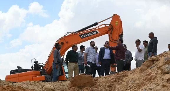 رئيس جهاز العاشر من رمضان يتابع ميدانياً مشروعات معالجة الصرف الصناعي والصحي بالمدينة 3 - جريدة الجمهورية 2 171 - جريدة الجمهورية