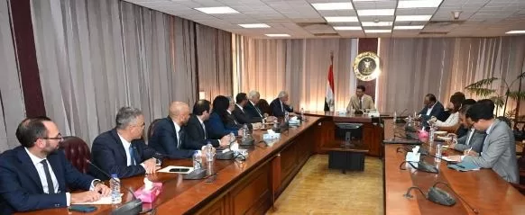 وزير الصناعة يبحث مع «غرفة التجارة الأمريكية» سبل تعزيز الاستثمارات المشتركة 3 - جريدة الجمهورية 2 26 - جريدة الجمهورية