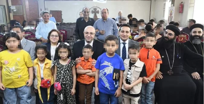 محافظ الفيوم يشارك أيتام وكبار سن جمعية «شفيع الفيوم» الاحتفال بعيد القيامة المجيد 2 - جريدة الجمهورية 2 55 - جريدة الجمهورية