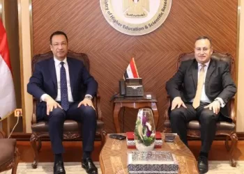 وزيرا «التعليم العالي» و«الاتصالات» يعقدان اجتماعاً موسعاً لرسم خارطة طريق التحول الرقمي والذكاء الاصطناعي بالجامعات