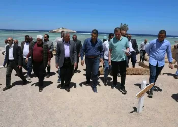 في زيارته لمدن الجنوب.. محافظ البحر الأحمر يقرر استغلال قرية الحجاج وإعادة تفعيل مركز صيانة سفاجا 3 - جريدة الجمهورية في زيارته لمدن الجنوب.. محافظ البحر الأحمر يقرر استغلال قرية الحجاج وإعادة تفعيل مركز صيانة سفاجا