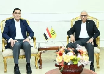 وزير الشباب والرياضة ومحافظ شمال سيناء يبحثان سبل تعزيز التنمية البشرية بالمحافظة
