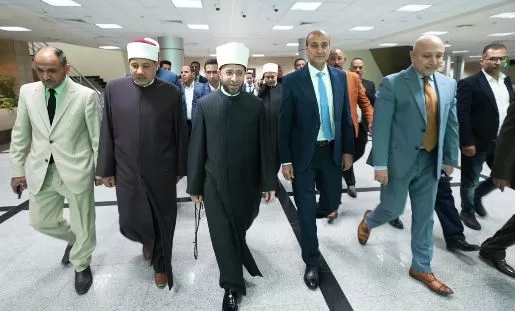محافظ أسيوط يستقبل وزير الأوقاف بمطار أسيوط الدولي للمشاركة في المؤتمر الدولي الثاني لكلية أصول الدين 4 - جريدة الجمهورية 3 20 - جريدة الجمهورية