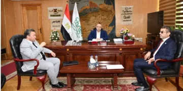 محافظ الفيوم يتابع تجهيزات افتتاح مكتب التصديقات والخدمات القنصلية بنادي المحافظة